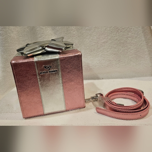 KATY PERRY CROSSBODY BAG - Picture 1 of 5